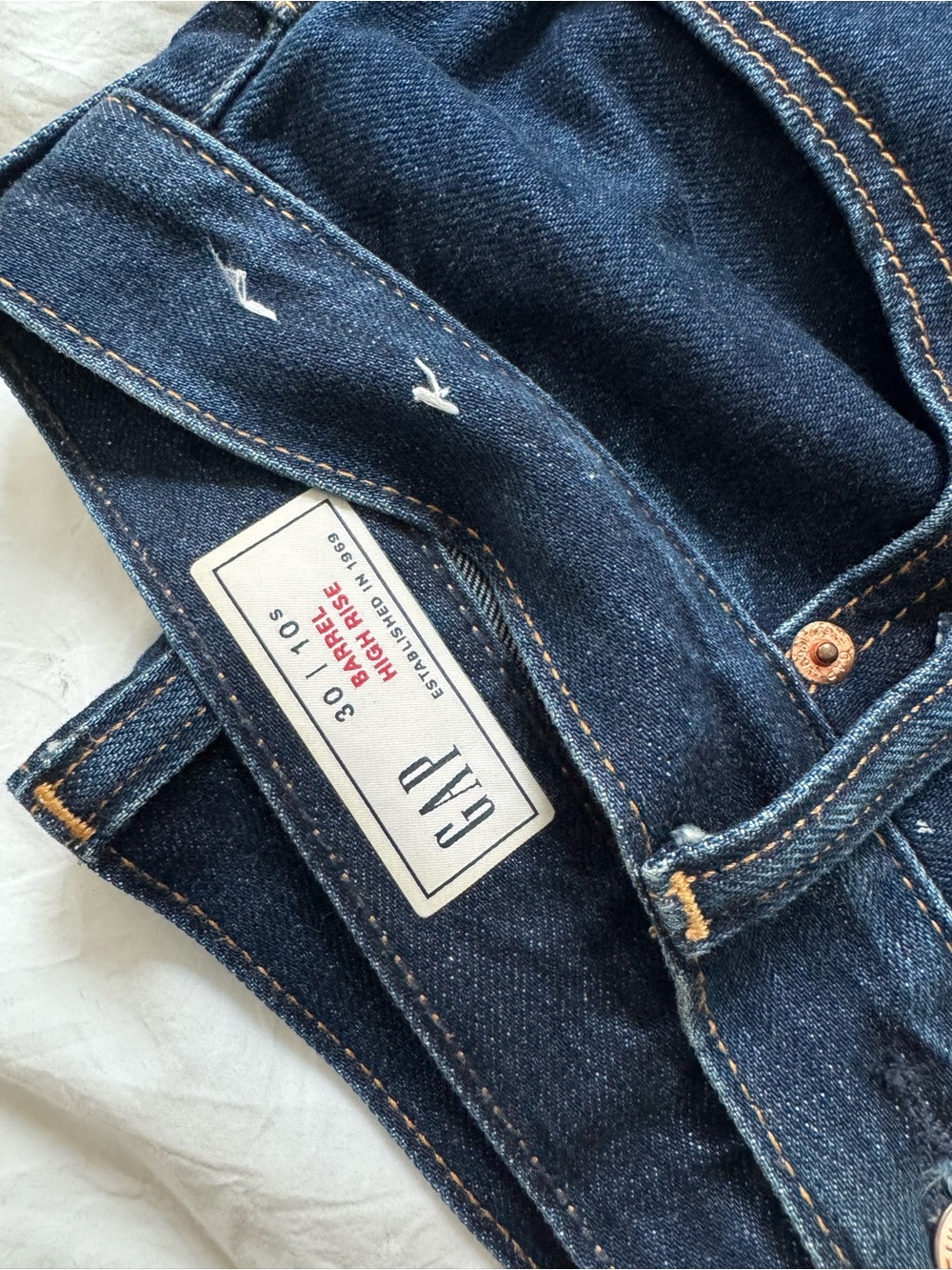 GAP Women’s Barrel High Rise Indigo Jeans